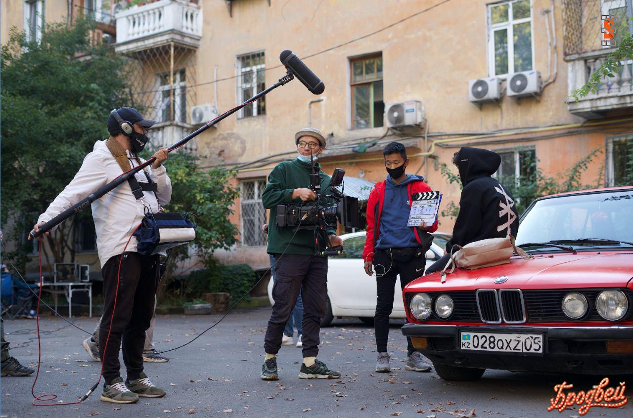 Секс видео онлайн орыс триосы